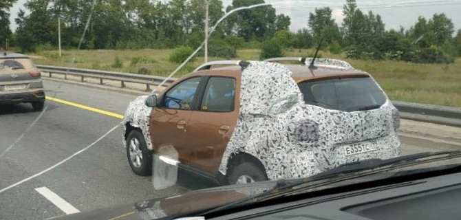 Под Москвой сфотографировали новый Renault Duster в камуфляже