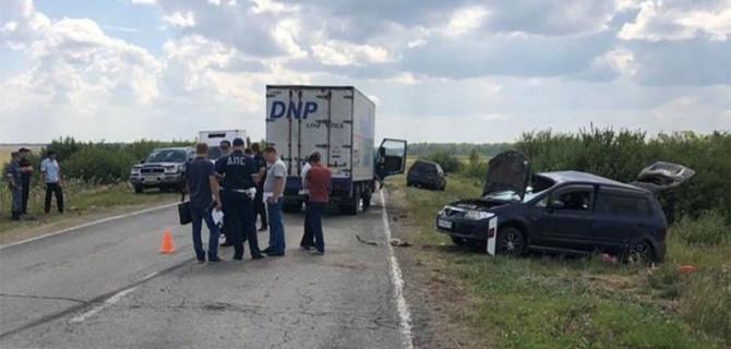 Трое взрослых и ребенок погибли в ДТП в Новосибирской области