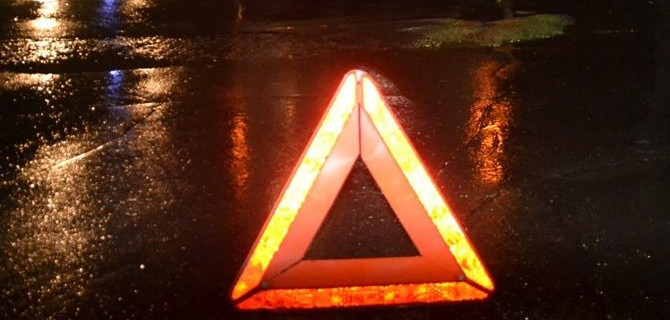 В Челябинске в ДТП на мокрой дороге погибла пассажирка ВАЗа