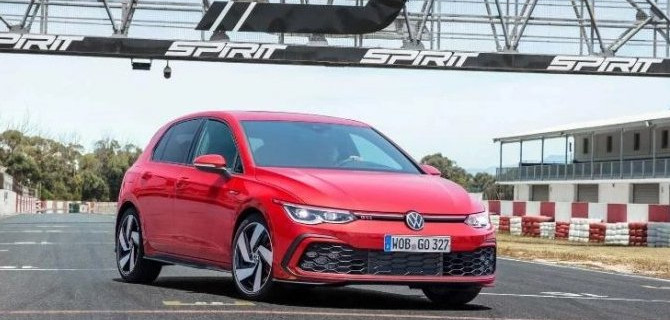 Новый Volkswagen Golf GTI показал, на что способен