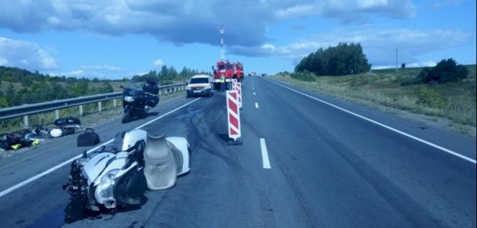 Мотоциклист с пассажиркой пострадали в ДТП в Мордовии