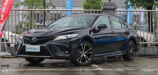 Toyota Camry получила «юбилейное» исполнение