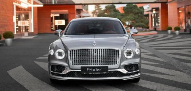 Начались российские продажи нового Bentley Flying Spur