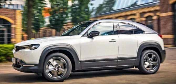 Mazda МХ-30 стала гибридомобилем