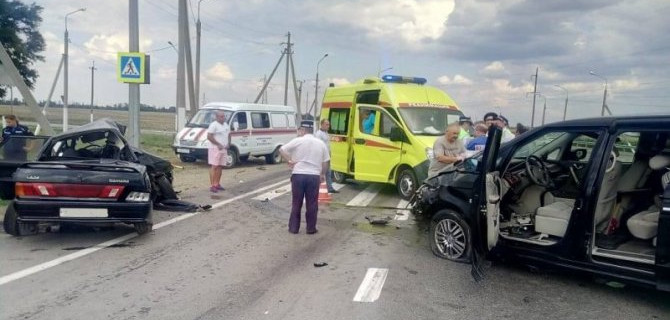 Два человека погибли, шестеро пострадали в ДТП на Кубани