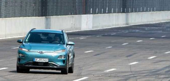 Электрический кроссовер Hyundai Kona поставил рекорд пробега на одной подзарядке