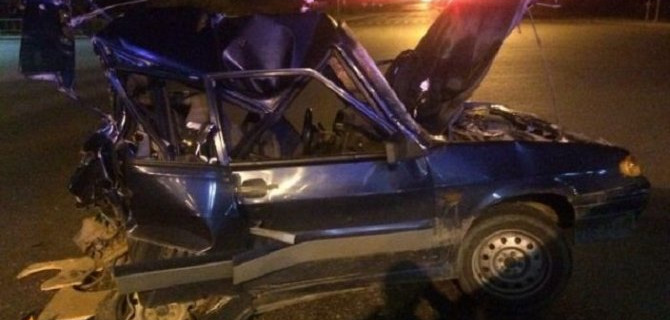 В Тюмени в ночном ДТП с КамАЗом погиб водитель легковушки