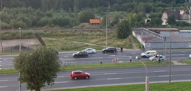 В Петербурге девушка за рулём Mercedes-Benz насмерть сбила 51-летнего пешехода