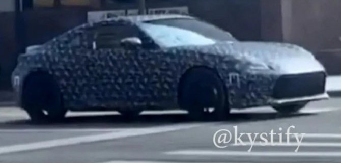 Начались ходовые испытания новой Toyota GR 86 