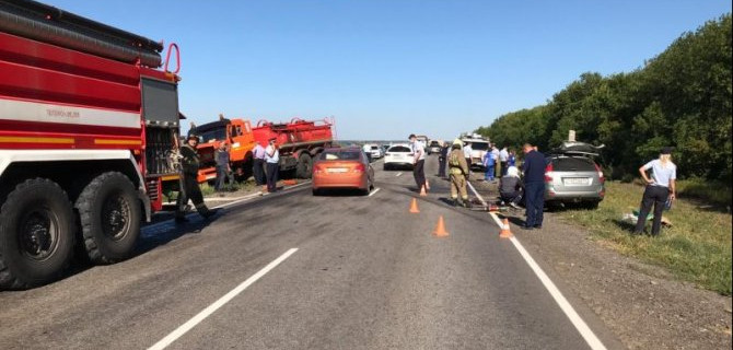 Три человека погибли в ДТП с бензовозом в Балашовском районе Саратовской области