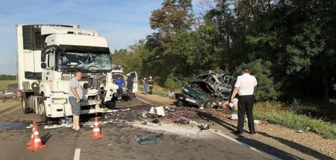 Мужчина и ребенок погибли в ДТП на Кубани