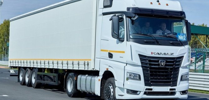 КамАЗ научит дальнобойщиков экономить горючее