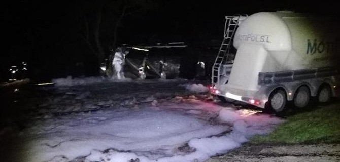 В Ленобласти грузовик насмерть сбил пешехода и опрокинулся