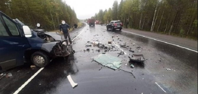 В Карелии при столкновении двух грузовиков погибли оба водителя