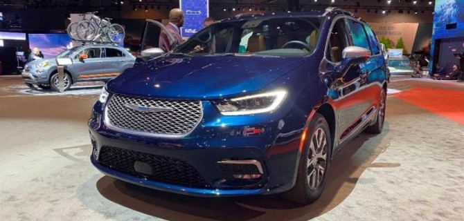 Известна стоимость обновлённого минивэна Chrysler Pacifica