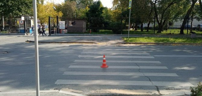 В Екатеринбурге разыскивают водителя, сбившего девочку