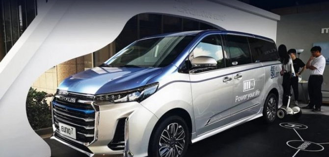 В Китае представлен электрический минивэн с двумя источниками энергии