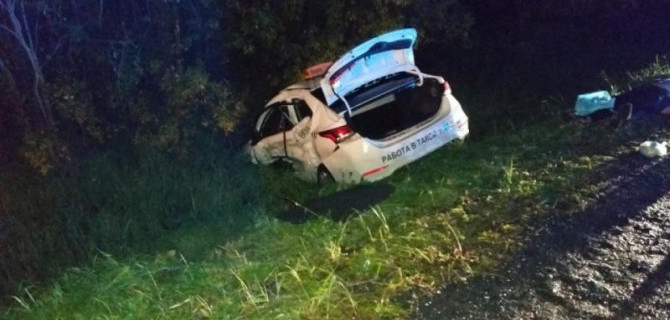 Два человека погибли в ДТП с такси в Архангельской области