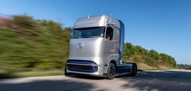 Представлен прототип электрогрузовика Mercedes-Benz, работающего на водороде