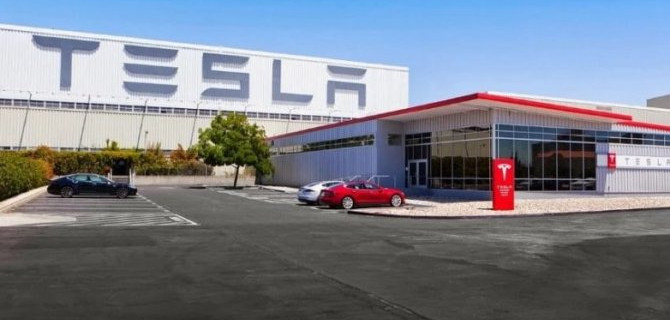 Tesla разрабатывает бюджетный беспилотник