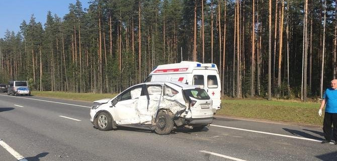 Четыре взрослых и ребенок пострадали в ДТП в Ленобласти