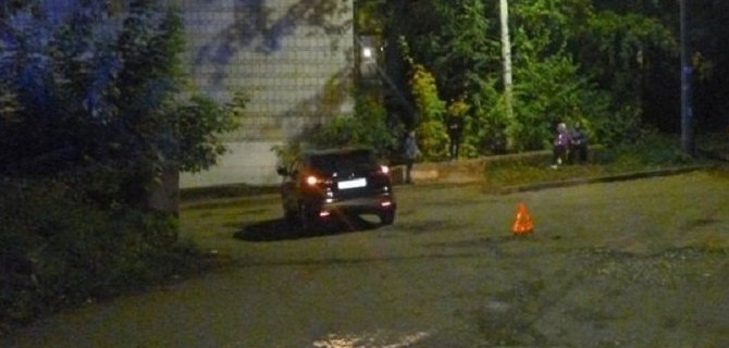 В Кирове иномарка насмерть задавила мужчину во дворе