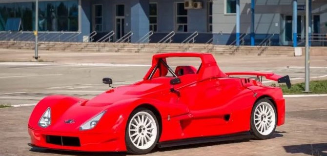 На продажу выставлены гоночные болиды Lada Revolution