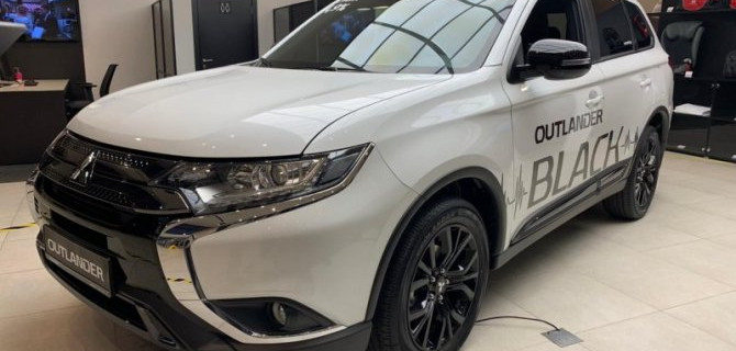 Ваш новый яркий образ – Black Edition. Mitsubishi Eclipse Cross и Outlander в новой лимитированной серии