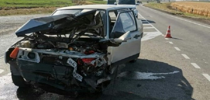 Четыре взрослых и ребенок пострадали в ДТП в Курской области