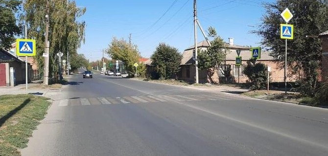 В Ростове автомобиль сбил 15-летнеюю девочку 