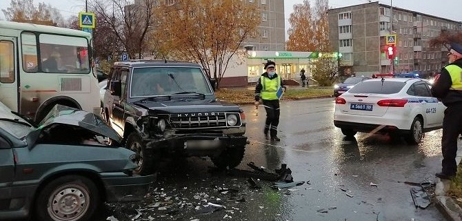 Ехала в коробке: в Первоуральске в ДТП пострадала 2-месячная девочка