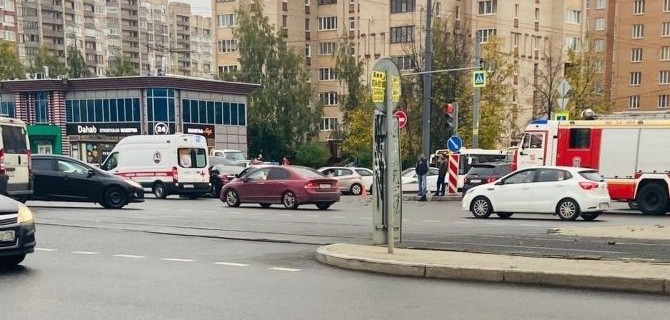 Два человека пострадали в ДТП в Выборгском районе Петербурга