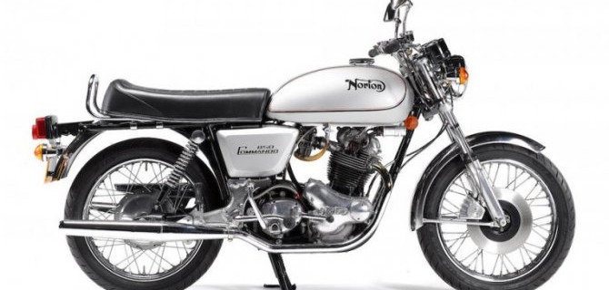 На продажу выставлен мотоцикл, пробывший в упаковке 43 года