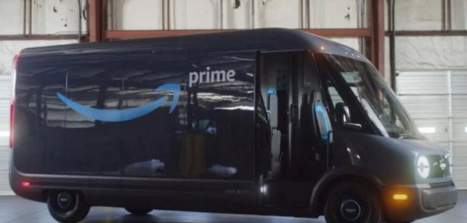 Фирма Rivian представила электрофургон для службы доставки Amazon