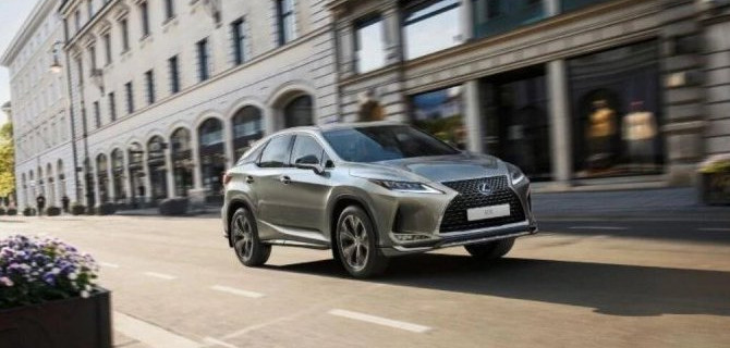 В России поступил в продажу «почерневший» Lexus RX