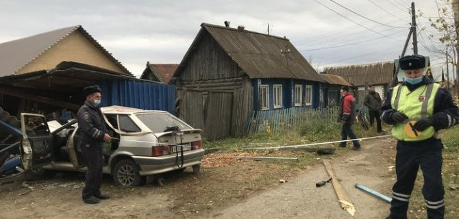 Под Сысертью водитель насмерть сбил пешехода и погиб сам