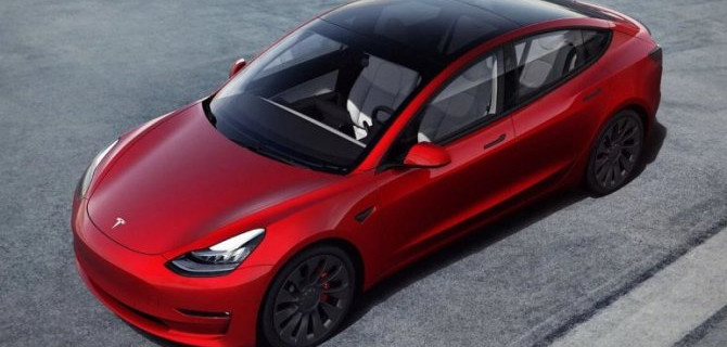 Представлена рестайлинговая Tesla Model 3