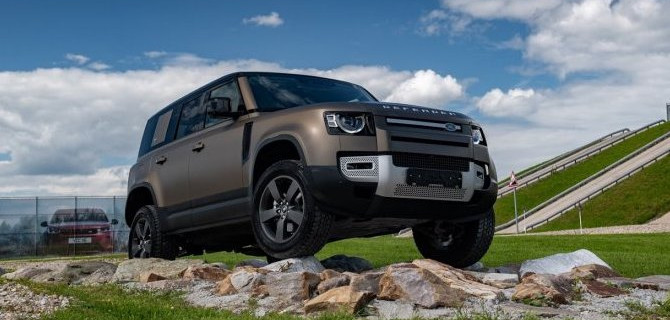 Премьерный тест-драйв нового Land Rover Defender от «АВИЛОН»