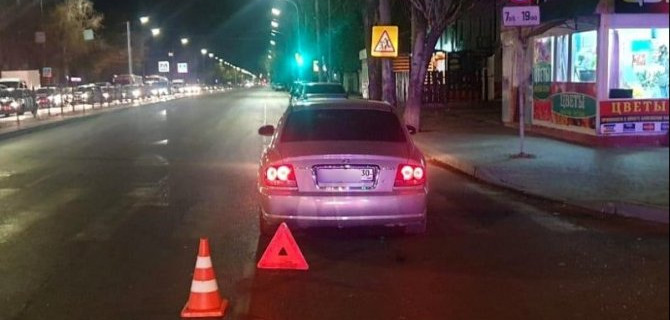 В Астрахани сбили пешехода, переходившего на «красный»