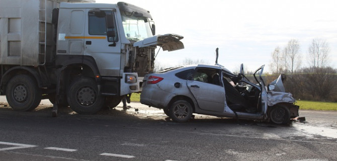 Женщина погибла в ДТП в Вологодской области