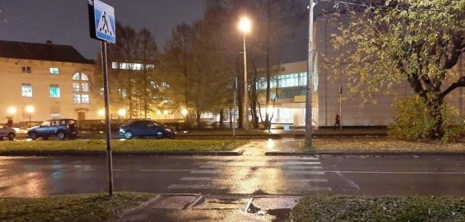 В Череповце автомобиль сбил двух девушек