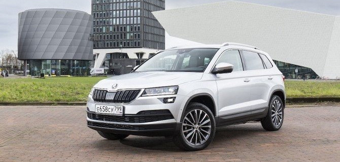 ŠKODA KAROQ стал доступен в России с базовым двигателем