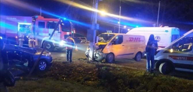 Два человека пострадали в ДТП в Красносельском районе Петербурга