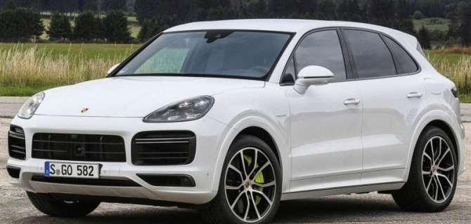 Porsche Cayenne E-Hybrid получил новый аккумулятор