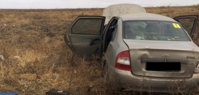 Женщина погибла при опрокидывании машины в Ростовской области