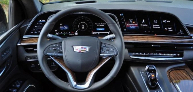 Что может тачскрин нового Cadillac Escalade?