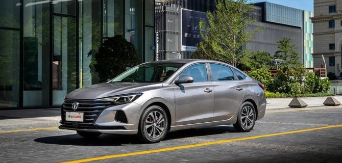 Седан Changan Eado Plus получил обновления