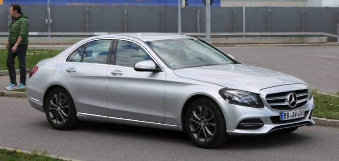 У «Мерседесов» обнаружились проблемы с фарами