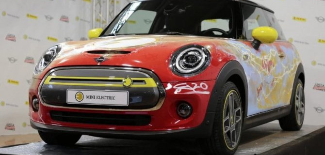 Хэтчбек Mini Electric получил версию, посвящённую герою комиксов