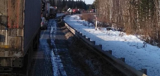 Водитель бензовоза погиб в ДТП под Красноярском
